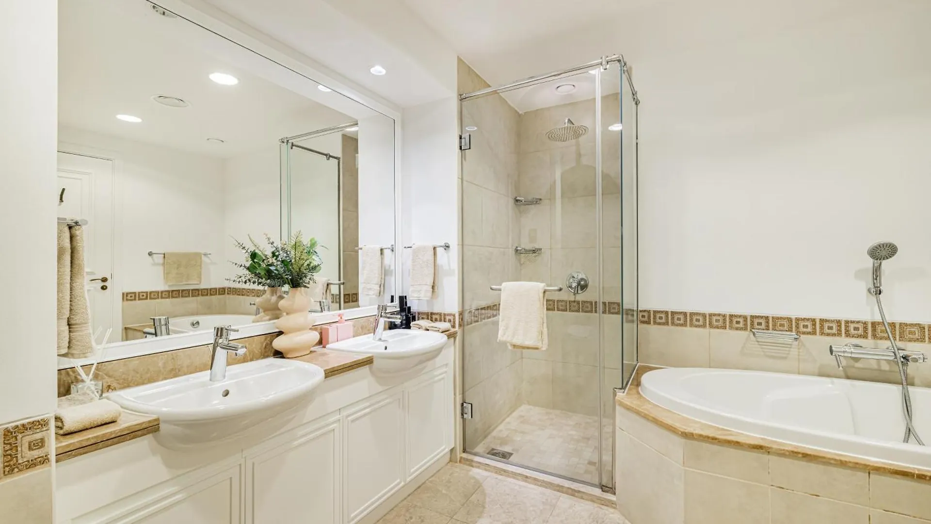 Daniels 2Br At Fairmont South The Palm Jumeirah 두바이 아파트